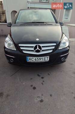 Хэтчбек Mercedes-Benz B-Class 2009 в 