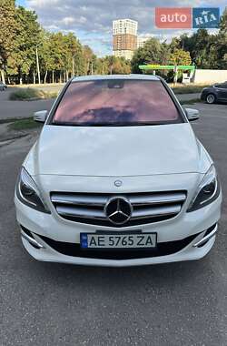 Хэтчбек Mercedes-Benz B-Class 2016 в 