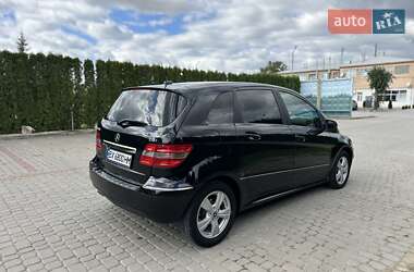 Хэтчбек Mercedes-Benz B-Class 2009 в 