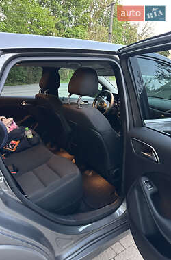 Хэтчбек Mercedes-Benz B-Class 2016 в 