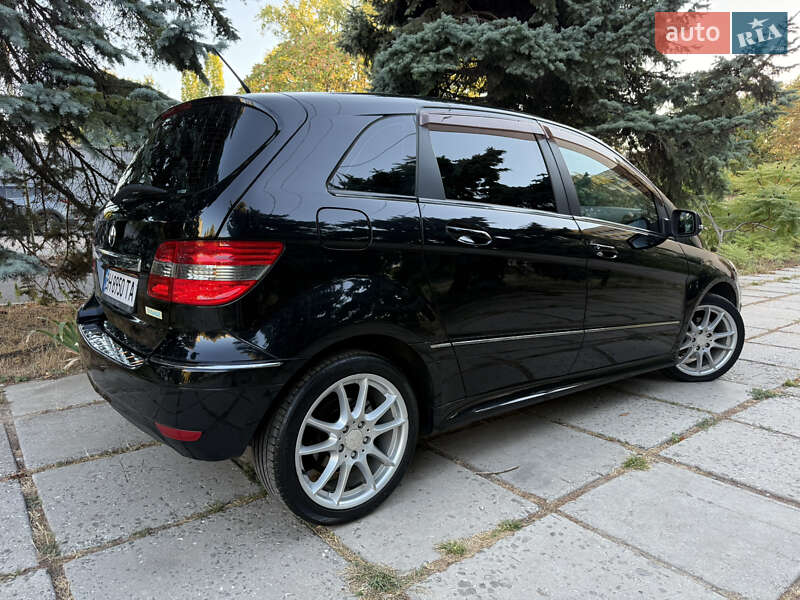 Хэтчбек Mercedes-Benz B-Class 2010 в Одессе фото 3 Хэтчбек Mercedes-Benz B-Class 2010 в Одессе