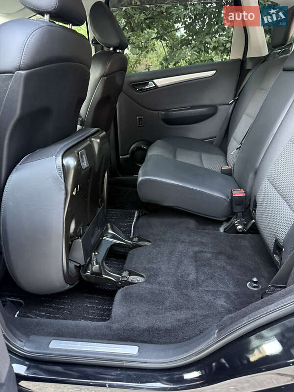 Хэтчбек Mercedes-Benz B-Class 2010 в Одессе фото 82 Хэтчбек Mercedes-Benz B-Class 2010 в Одессе