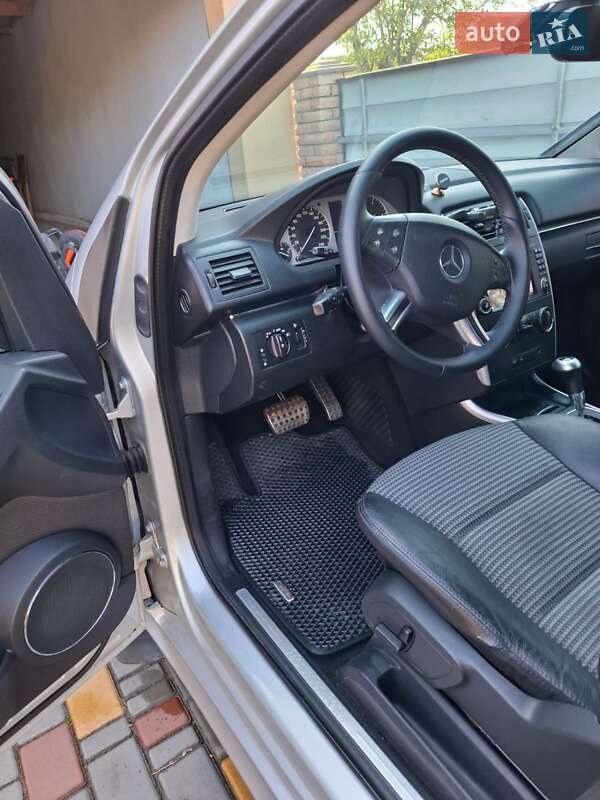 Хэтчбек Mercedes-Benz B-Class 2010 в Вапнярке