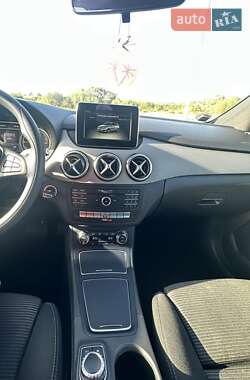 Хэтчбек Mercedes-Benz B-Class 2016 в 