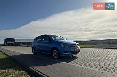 Хэтчбек Mercedes-Benz B-Class 2016 в 