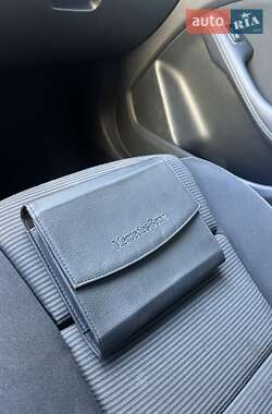 Хэтчбек Mercedes-Benz B-Class 2016 в 