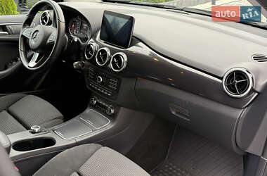 Хетчбек Mercedes-Benz B-Class 2016 в 