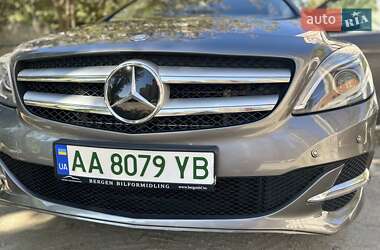 Хэтчбек Mercedes-Benz B-Class 2016 в 