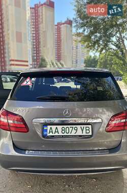 Хэтчбек Mercedes-Benz B-Class 2016 в 