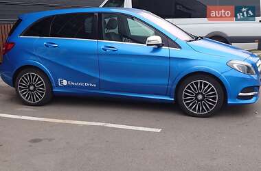 Хэтчбек Mercedes-Benz B-Class 2015 в 
