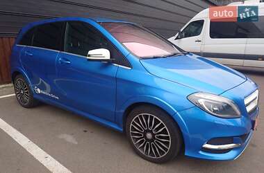 Хэтчбек Mercedes-Benz B-Class 2015 в 
