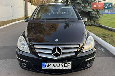 Хэтчбек Mercedes-Benz B-Class 2009 в 