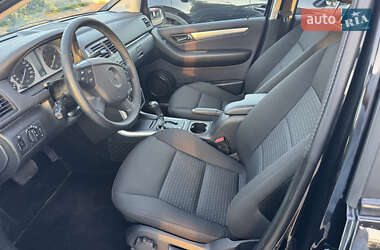 Хэтчбек Mercedes-Benz B-Class 2009 в 
