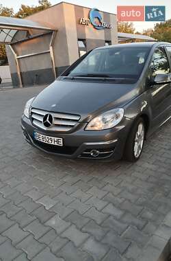 Хэтчбек Mercedes-Benz B-Class 2010 в 