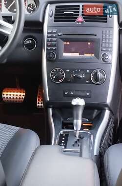 Хэтчбек Mercedes-Benz B-Class 2010 в 