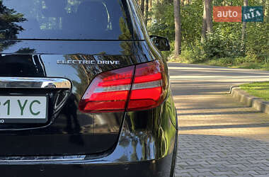 Хэтчбек Mercedes-Benz B-Class 2015 в 