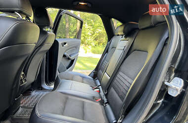 Хэтчбек Mercedes-Benz B-Class 2015 в 
