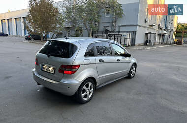 Хэтчбек Mercedes-Benz B-Class 2005 в 