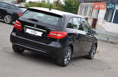 Хэтчбек Mercedes-Benz B-Class 2015 в 