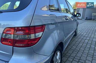 Хэтчбек Mercedes-Benz B-Class 2010 в 
