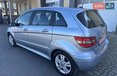 Хэтчбек Mercedes-Benz B-Class 2010 в 
