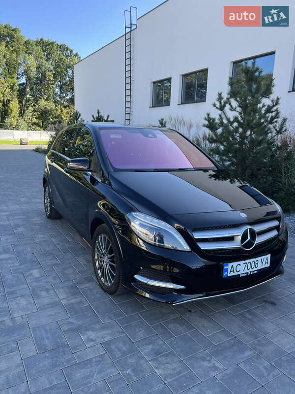 Хэтчбек Mercedes-Benz B-Class 2015 в 