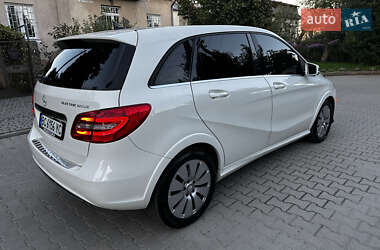 Хэтчбек Mercedes-Benz B-Class 2014 в 