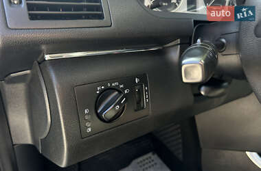 Хэтчбек Mercedes-Benz B-Class 2010 в 