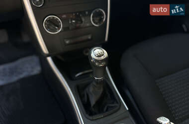 Хэтчбек Mercedes-Benz B-Class 2010 в 