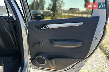 Хэтчбек Mercedes-Benz B-Class 2010 в 