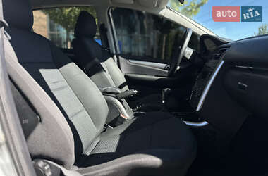 Хэтчбек Mercedes-Benz B-Class 2010 в 