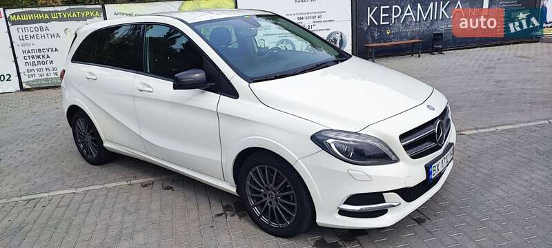 Хэтчбек Mercedes-Benz B-Class 2015 в 