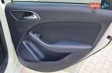 Хэтчбек Mercedes-Benz B-Class 2015 в 