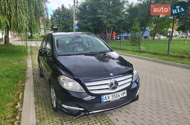 Хэтчбек Mercedes-Benz B-Class 2014 в 