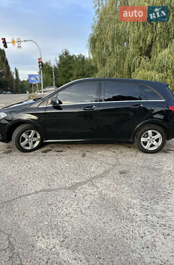 Хэтчбек Mercedes-Benz B-Class 2015 в 