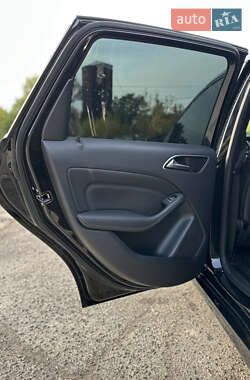 Хэтчбек Mercedes-Benz B-Class 2015 в 