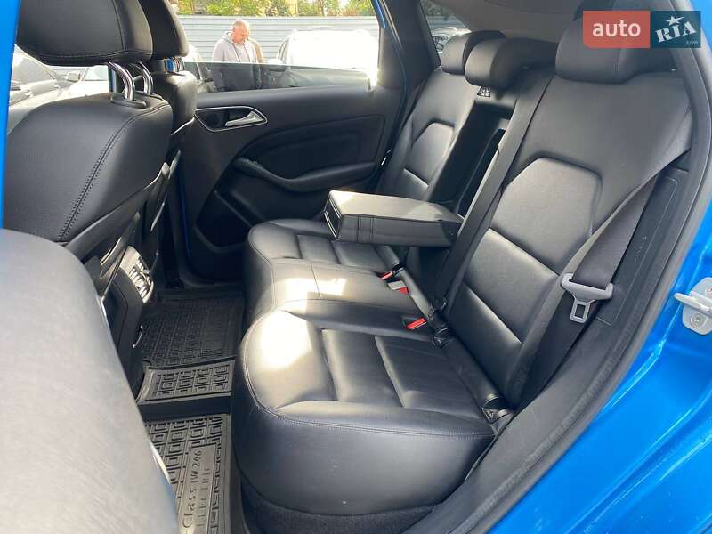Хэтчбек Mercedes-Benz B-Class 2014 в Киеве