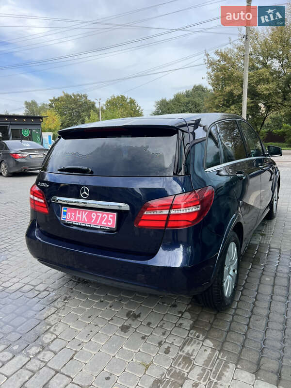 Хэтчбек Mercedes-Benz B-Class 2017 в Львове