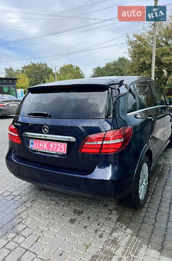 Хэтчбек Mercedes-Benz B-Class 2017 в 