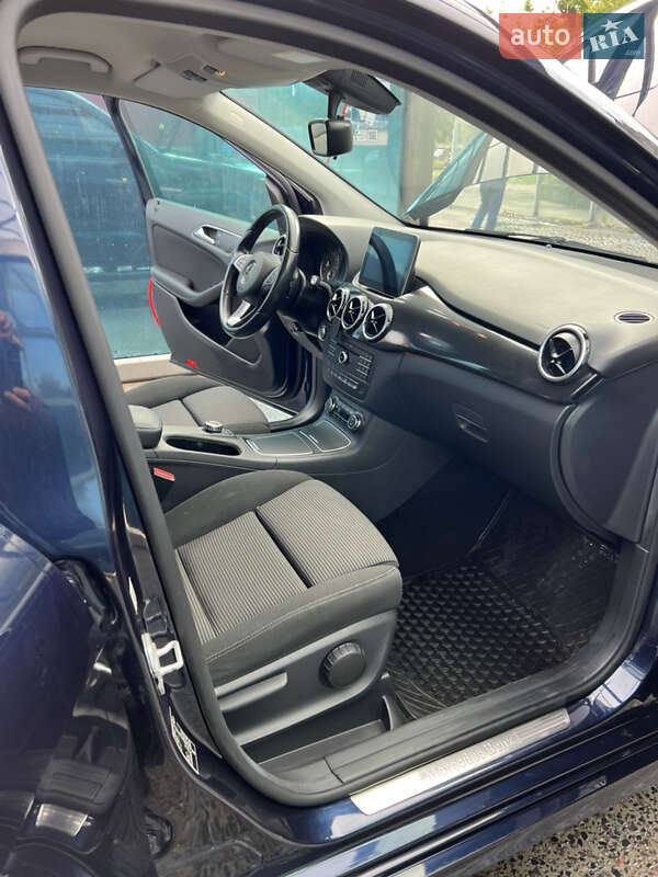 Хэтчбек Mercedes-Benz B-Class 2017 в Львове