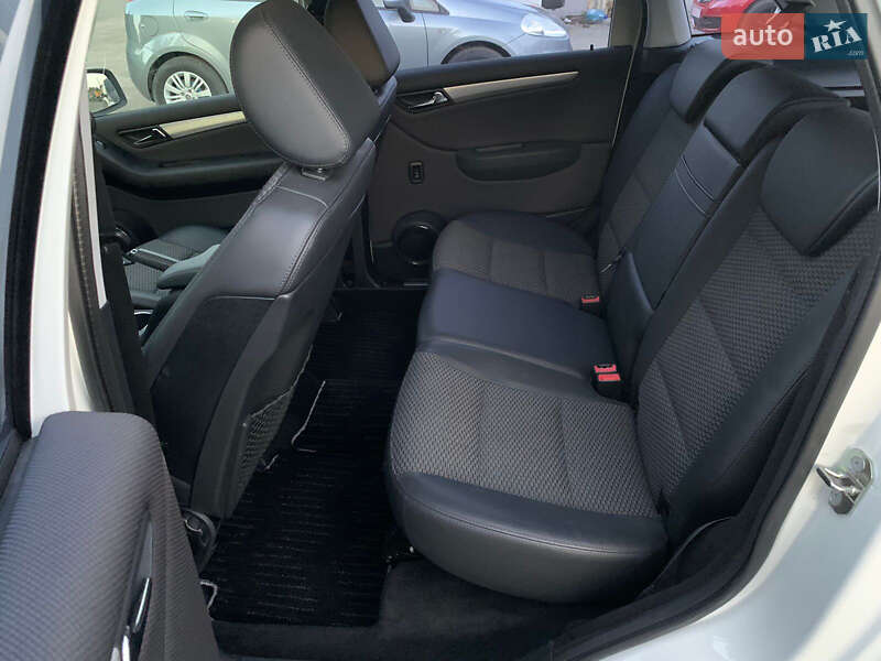 Хэтчбек Mercedes-Benz B-Class 2010 в Киеве