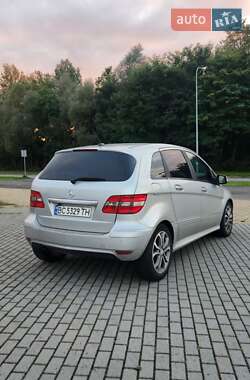 Хэтчбек Mercedes-Benz B-Class 2011 в 