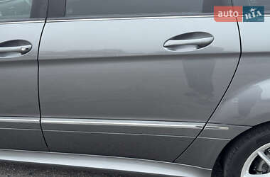 Хэтчбек Mercedes-Benz B-Class 2009 в 
