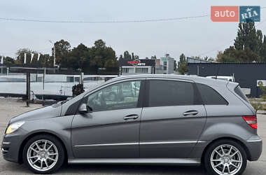 Хэтчбек Mercedes-Benz B-Class 2009 в 