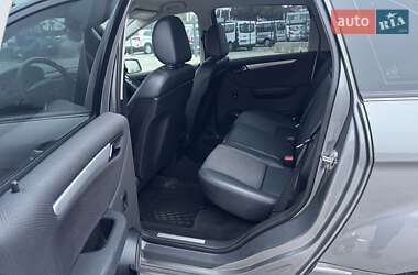 Хэтчбек Mercedes-Benz B-Class 2009 в 
