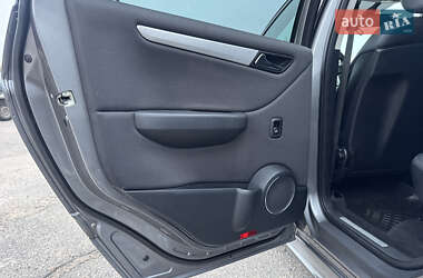 Хэтчбек Mercedes-Benz B-Class 2009 в 