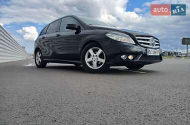 Хэтчбек Mercedes-Benz B-Class 2012 в 