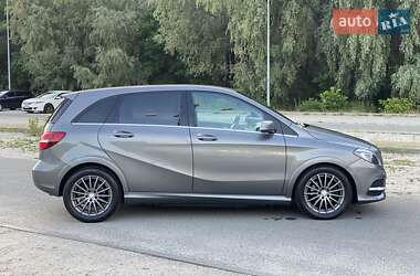 Хэтчбек Mercedes-Benz B-Class 2017 в 