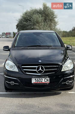 Хэтчбек Mercedes-Benz B-Class 2011 в 