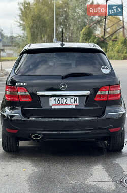 Хэтчбек Mercedes-Benz B-Class 2011 в 